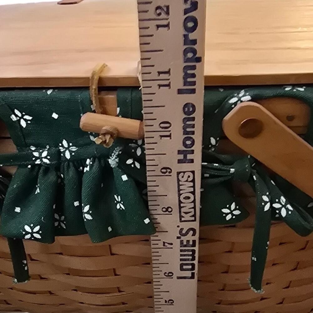 VTG 1996 Longaberger Picnic Basket w/riser Leather Hinges and Wood Latch. EUC - Picture 11 of 11